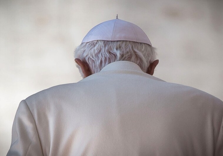 Benedicto XVI será enterrado el jueves 5 de enero en las grutas vaticanas tras el funeral, que será en la plaza de San Pedro