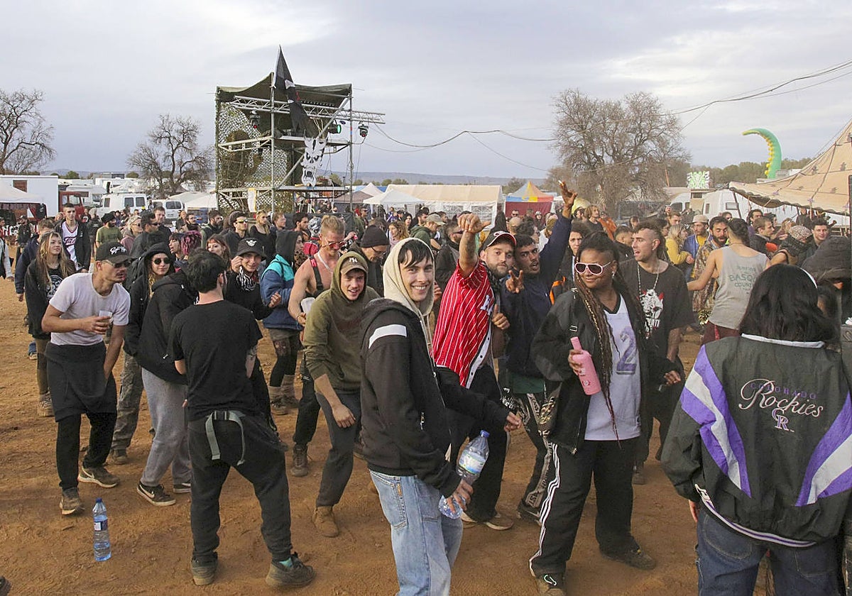 Integrantes de la 'rave' celebrada en Granada