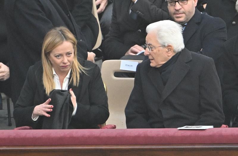 La primera ministra italiana, Giorgia Meloni, junto al presidente de la República Italiana, Sergio Mattarella