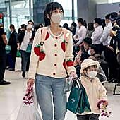 China concluye tres años de aislamiento: «Es la primera vez que van todos los aviones llenos»