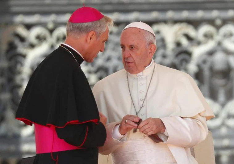 El Papa se plantea el futuro del secretario rebelde de Benedicto XVI