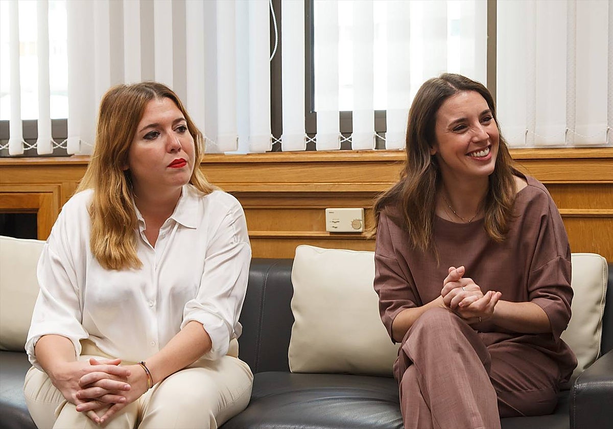 La secretaria de Estado de Igualdad, Ángela Rodríguez Pam, junto a la ministra de Igualdad Irene Montero