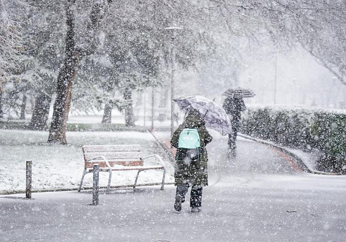 El hielo y la nieve azotan España: once comunidades están en alerta