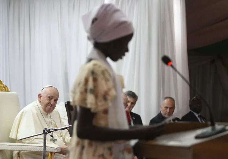 El Papa visita a víctimas de la guerra: «He venido para que todos vean lo que está sucediendo en este país»