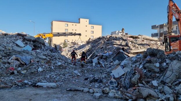 Efectivos de la UME buscan entre los escombros en Turquía, este miércoles