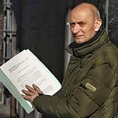 Un comerciante multado por no usar el catalán: «Desde que me sancionaron solo uso el castellano»