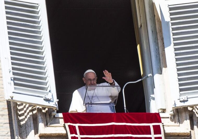 El Papa pide «parar a los traficantes de seres humanos» tras el naufragio en las costas de Calabria