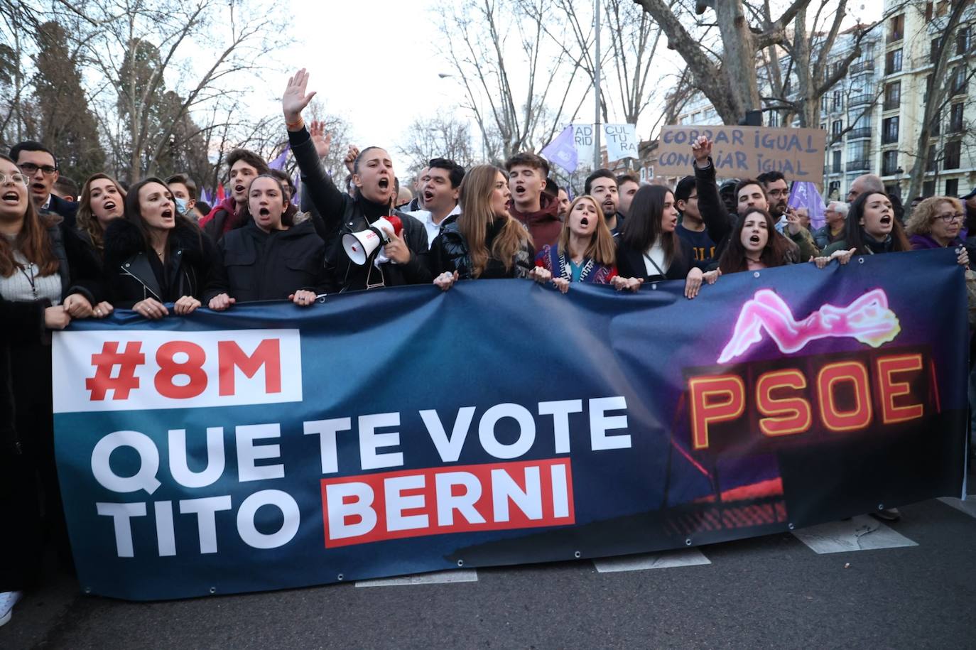 Cartel contra el PSOE en una de las marchas en Madrid