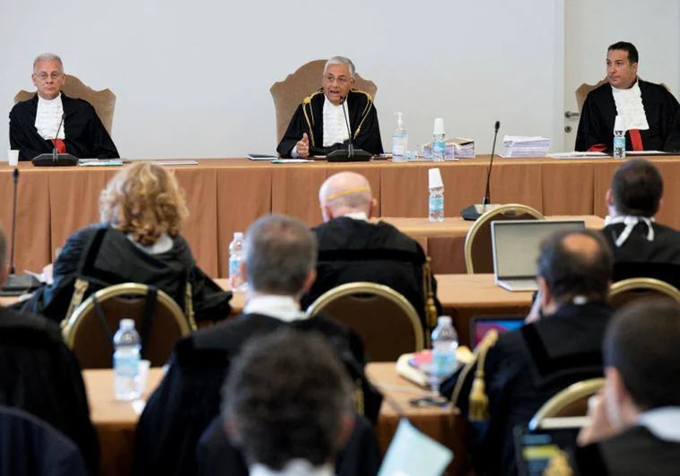 El número tres del Vaticano revela al tribunal cómo timaron millones de euros a la Secretaría de Estado