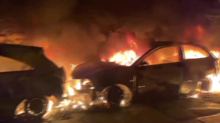 Decenas de coches calcinados en Pontevedra en varios incendios provocados