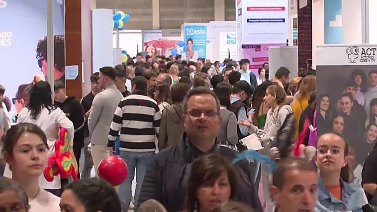 Aula 2023 ofrece "un asesoramiento personalizado" a los jóvenes de cara a su futuro profesional