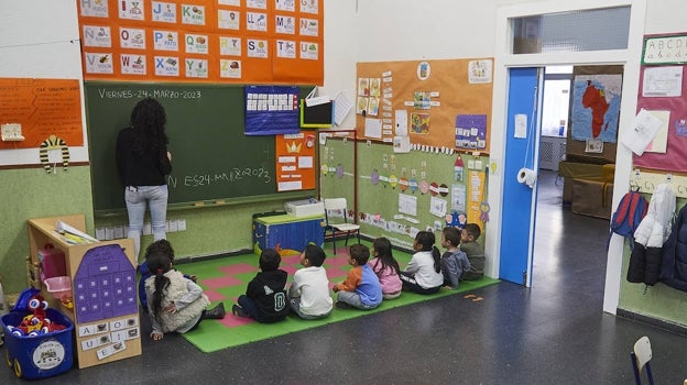 El colegio Tirso de Molina en Colmenar Viejo (Madrid) estuvo a punto de tener que cerrar Infantil el año pasado