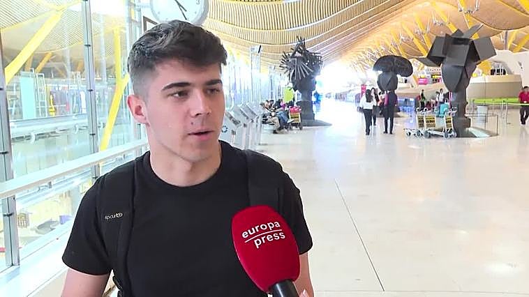 Barajas recibe a los primeros viajeros que inician sus vacaciones de Semana Santa