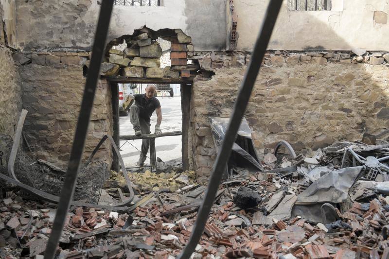 Varios municipios han sido desalojados y ya hay viviendas dañadas por el fuego