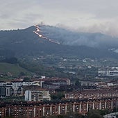 Lágrimas y rabia entre los evacuados a medianoche en Asturias: «No sabes ni qué coger»