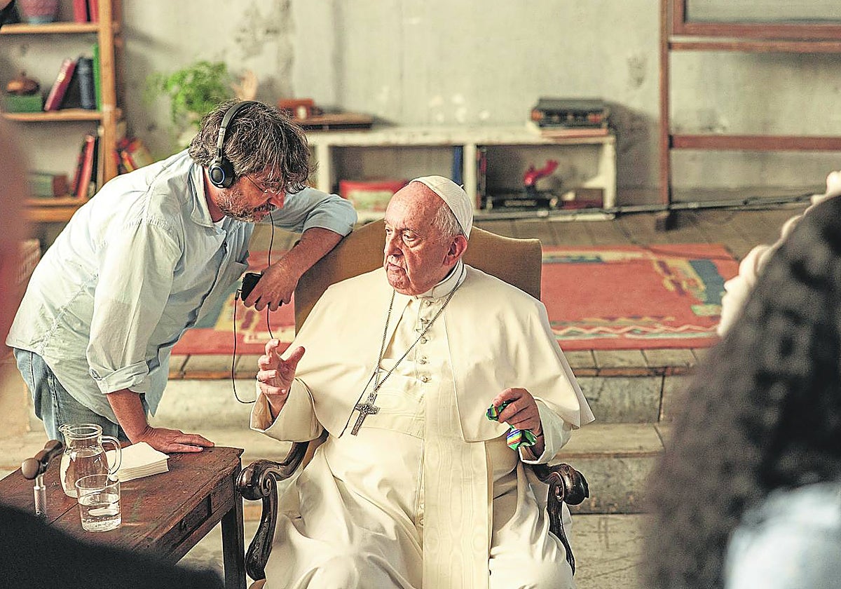 El Papa Francisco junto a Jordi Évole en un momento del rodaje
