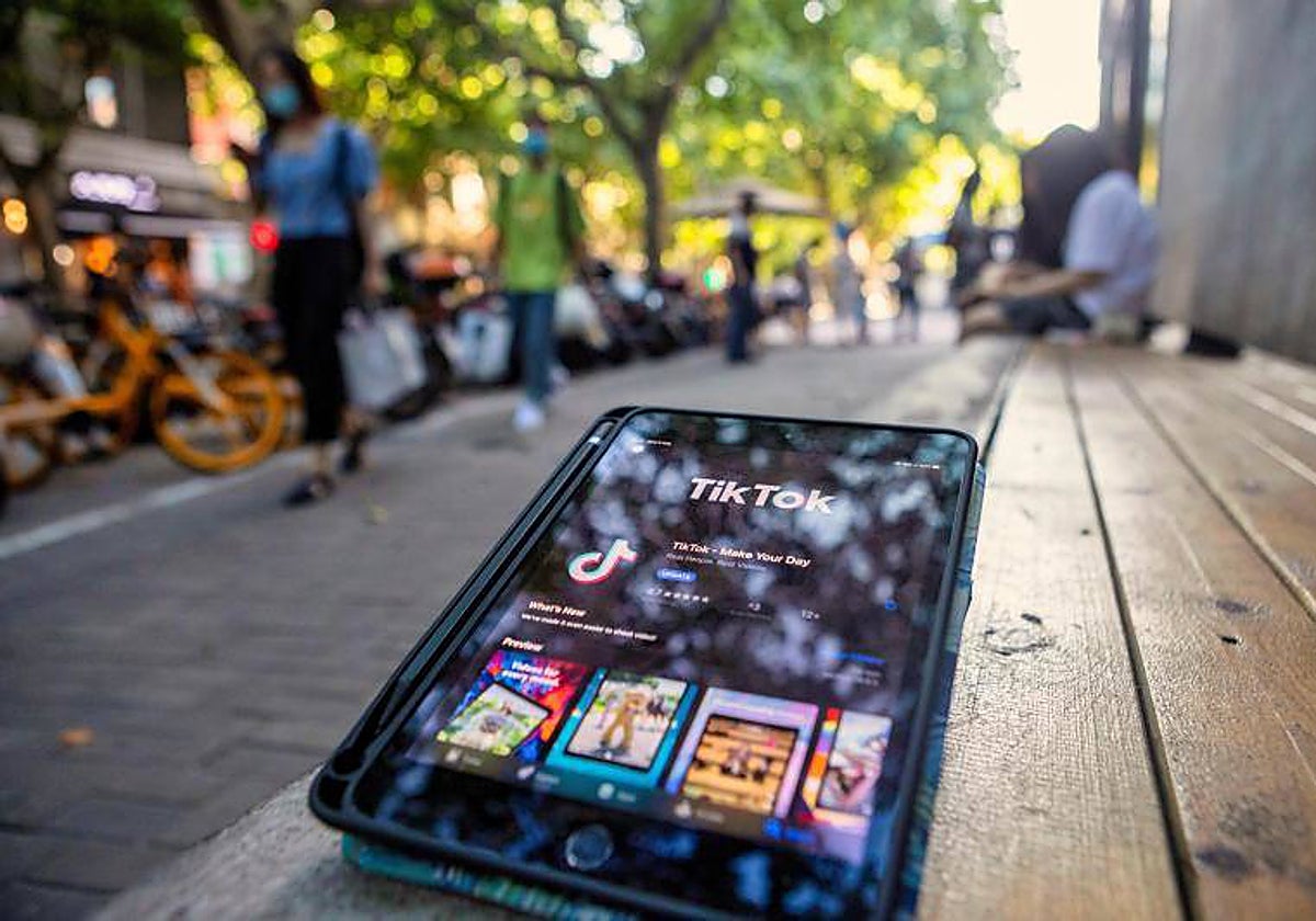 Vista de la aplicación TikTok en una tablet