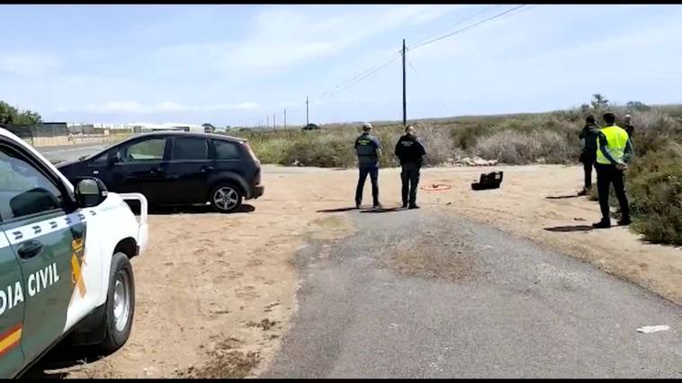 Buzos y drones de la Guardia Civil se incorporan a la búsqueda del hombre desaparecido en Almería