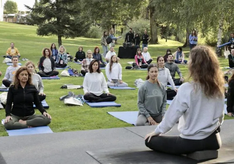 Yoga, nutrición, psicología y meditación: no te pierdas el Mercedes-Benz WeLife Tour Barcelona