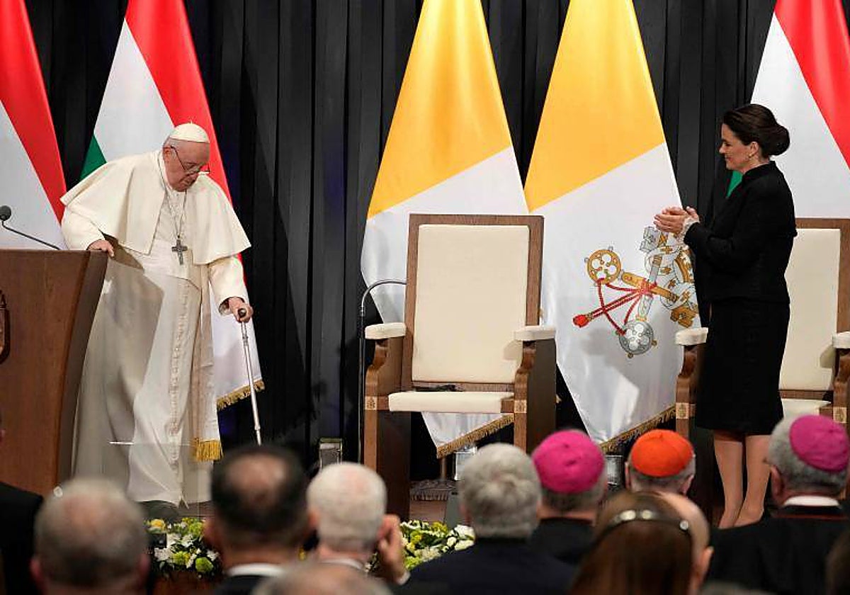 El Papa Francisco al finalizar su discurso ante la presidenta húngara, Katalin Novak