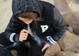 Los vapeadores reducen a los 11 años el primer contacto con la nicotina