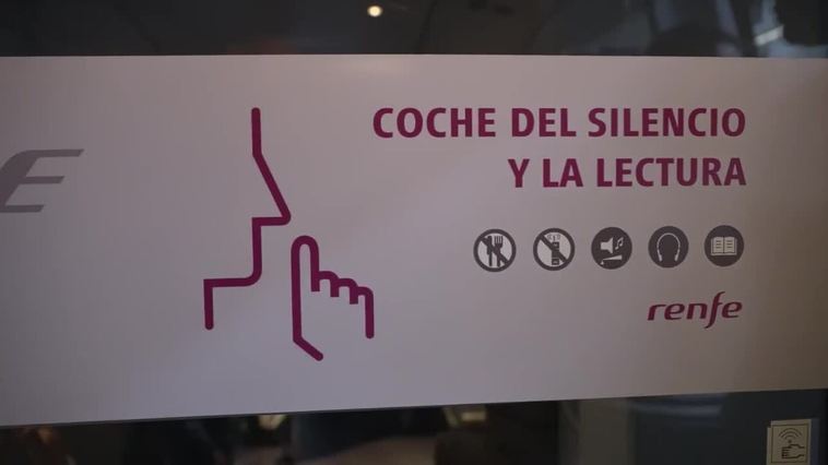 El AVE estrena el Coche del Silencio y la Lectura con motivo de la Feria del Libro