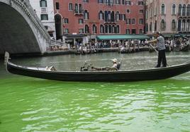 Fin del misterio: la fluoresceína fue la causante del verde chillón de las aguas del Gran Canal de Venecia