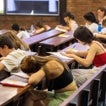 Los profesores que denunciaron la nueva Selectividad: «Ahora podremos volver a enseñar sintaxis y gramática»