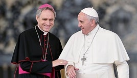 El secretario personal de Benedicto XVI ajusta cuentas con el Papa Francisco