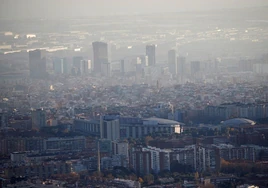 La movilidad, la sequía y el calor provoca que el 100% de los españoles respire aire insalubre