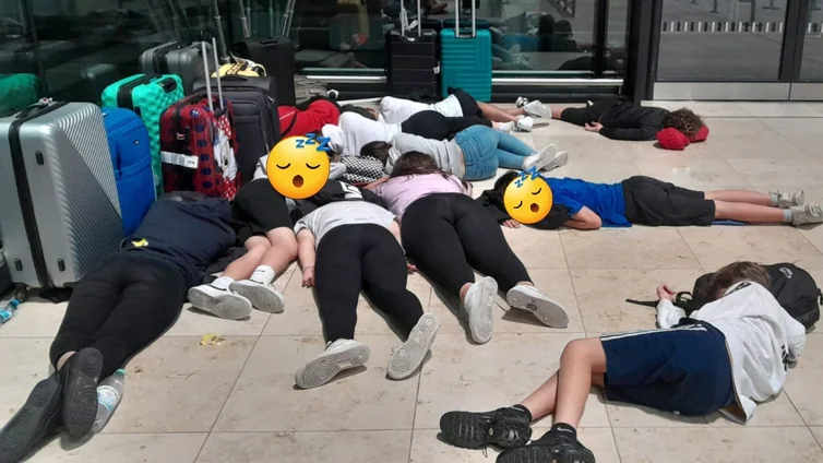 Sin comer, sin mantas y sin un destino claro: así han pasado la noche niños españoles de 12 años en el aeropuerto de Berlín