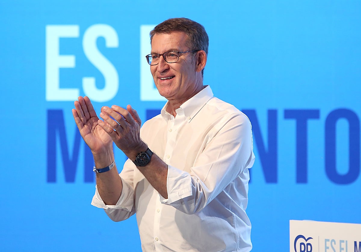 El presidente del PP, Alberto Núñez Feijóo, durante un acto de precampaña en Toledo
