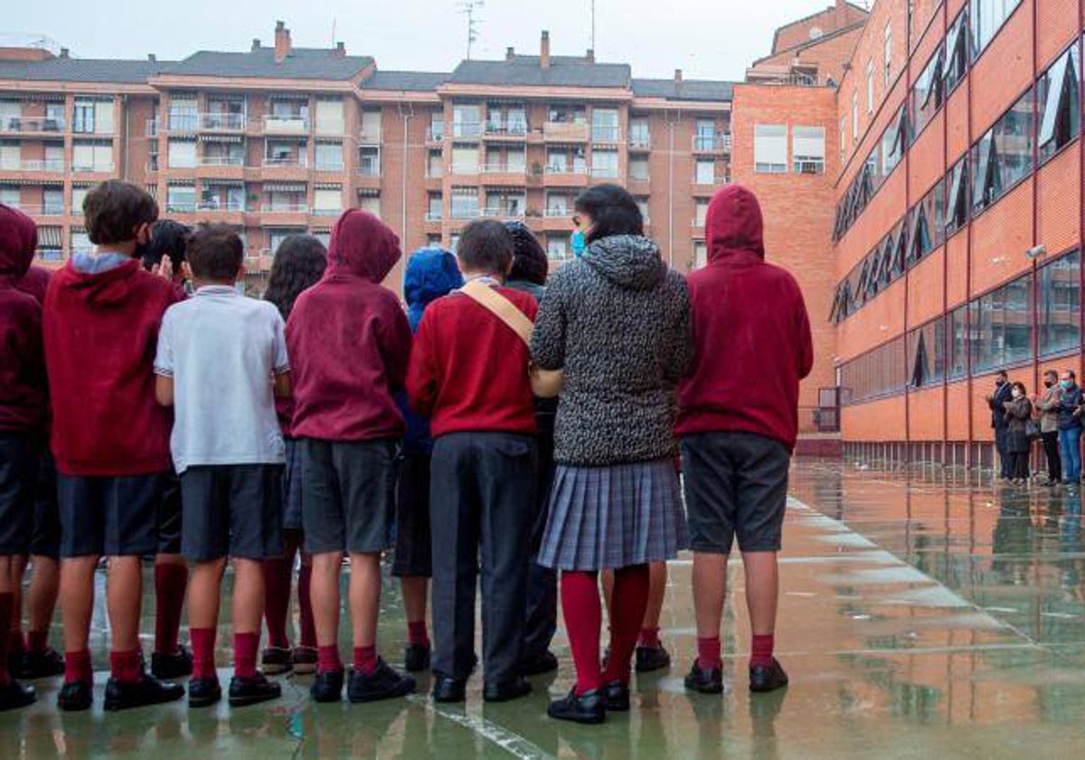 Alumnos en un colegio de Jesuitas en Logroño en una imagen de archivo
