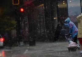 Al menos dos muertos y un millón de personas sin electricidad por las tormentas en EE.UU.