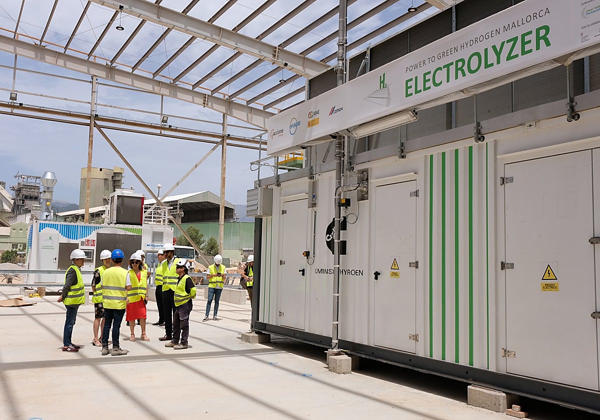 La planta de Lloseta, en Mallorca. A su inauguración acudieron Teresa Ribera y Reyes Maroto, entre otras autoridades gubernamentales