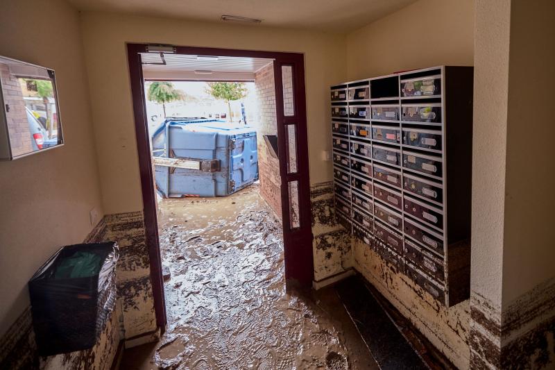 La entrada a un domicilio de la localidad manchega de Casarrubios del Monte, donde un fallecido y cuantiosos daños materiales por los efectos de la Dana