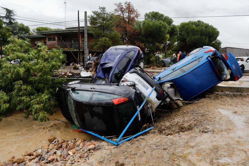 Varios coches volcados en la localidad madrileña de El Álamo