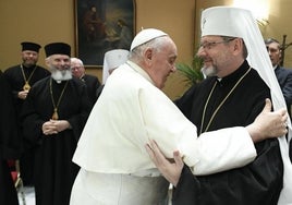 Los obispos ucranianos se reúnen con el Papa y le transmiten su «malestar» por sus gestos y declaraciones sobre Rusia