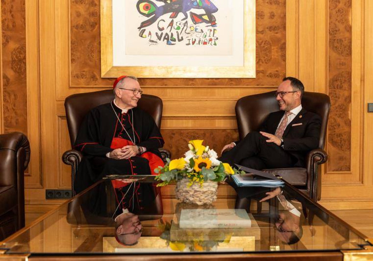 El secretario de Estado vaticano, Pietro Parolin y el 'cap de Govern' andorrano, Xavier Espot