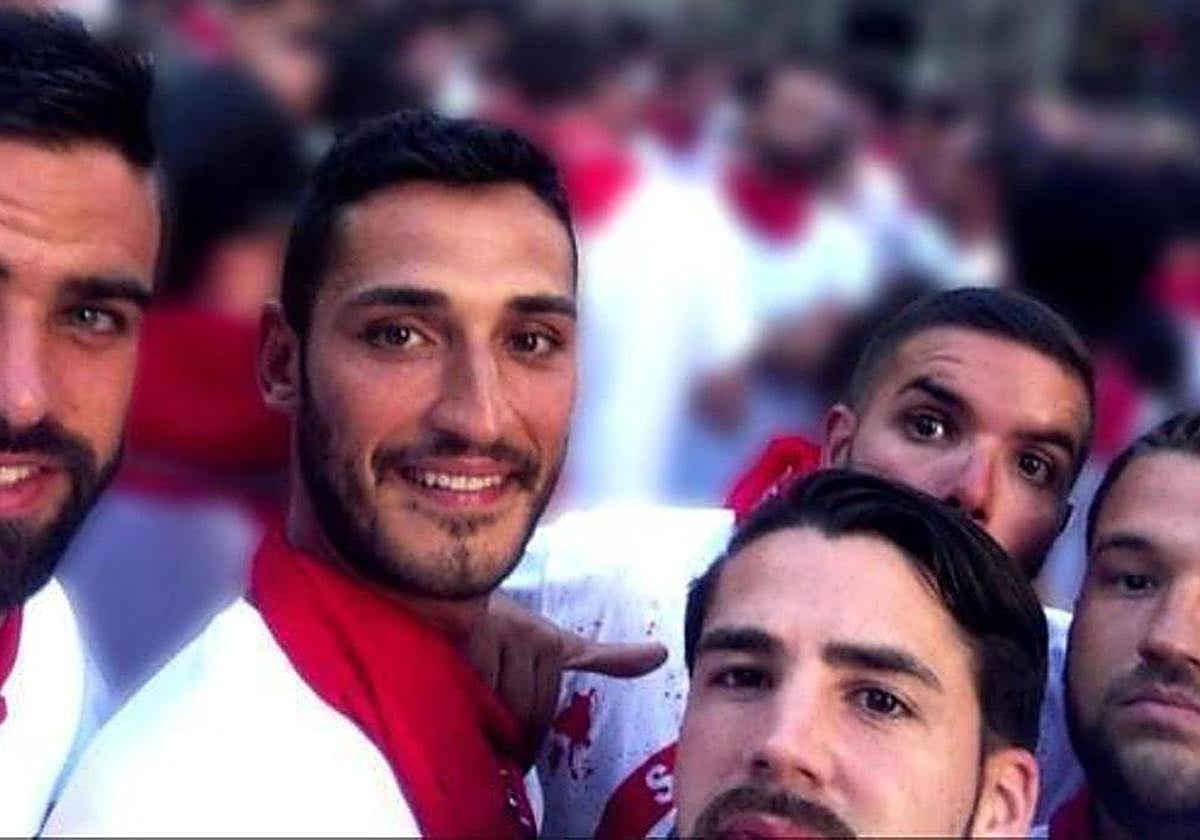 Los cinco integrantes de La Manada, en Pamplona horas antes de la violación grupal