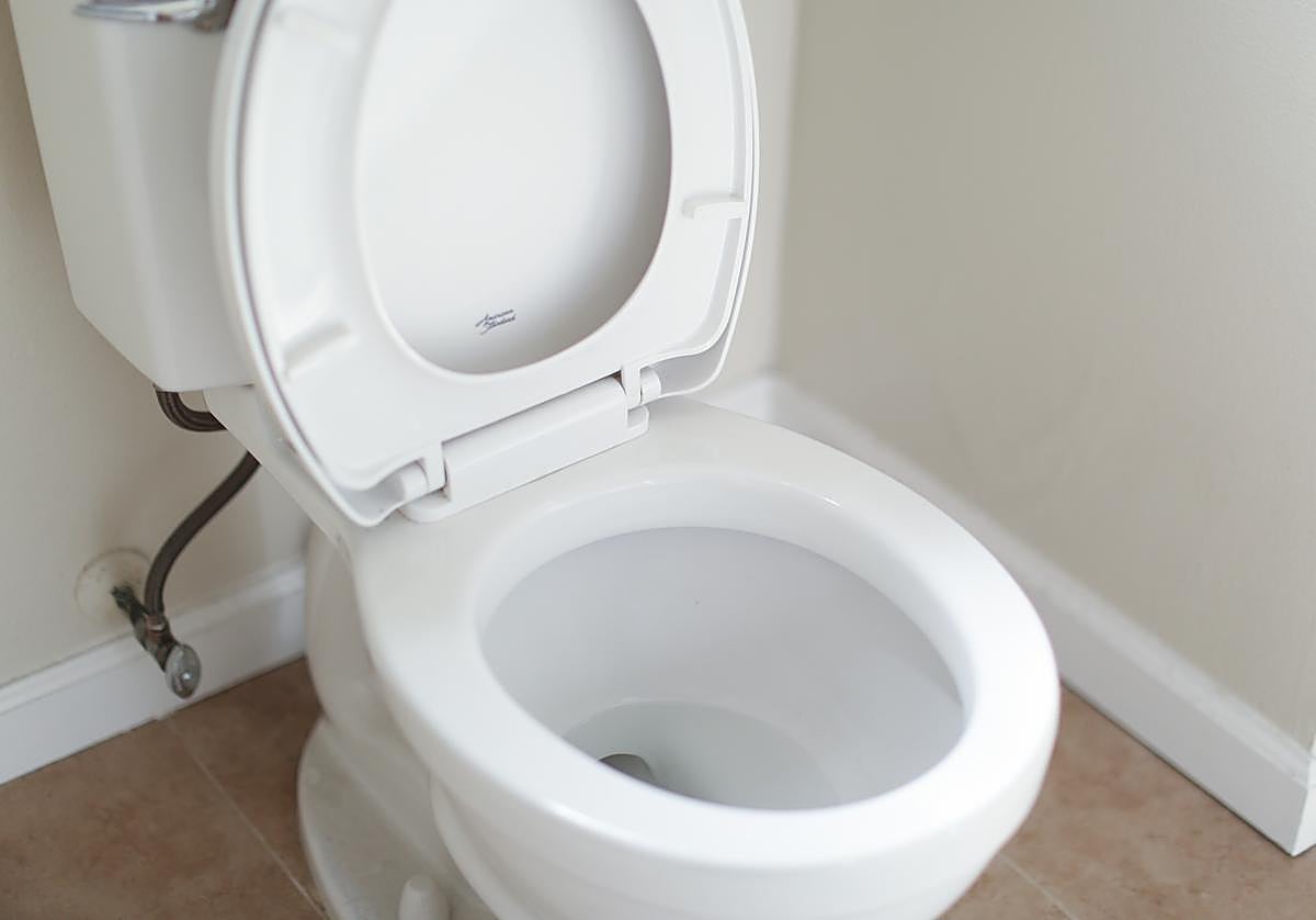 Consejos que te pueden ayudar a no tener ganas de ir al baño en mitad de la noche