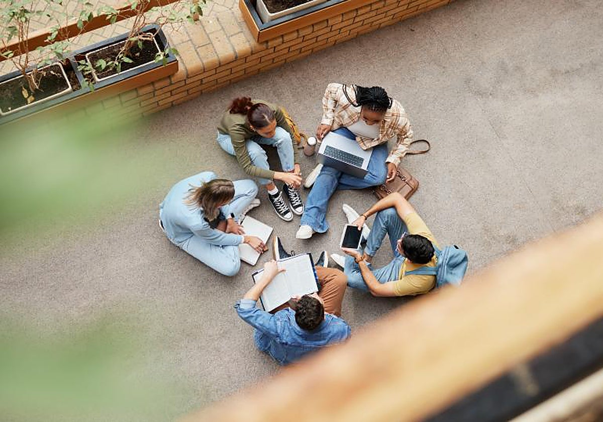 Valencia cambiará la ley para no suspender exámenes en español