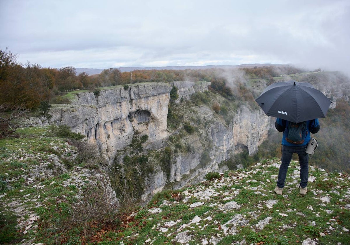 Vista de la sierra de Urbasa en Navarra, donde un helicóptero halló el lunes los dos cadáveres