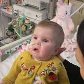 La justicia británica impide a los padres que su bebé con una enfermedad incurable muera en casa
