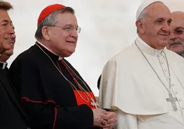 El Papa castiga sin sueldo ni apartamento al cardenal Burke por crear «desunión»