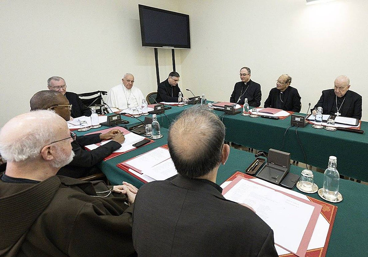 Foto de archivo de una reunión del C9