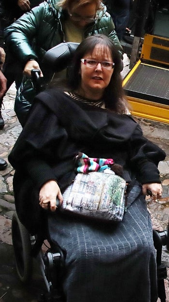 Raquel Díaz, a su llegada el pasado lunes 11 de diciembre al juicio que se celebra en León contra su expareja