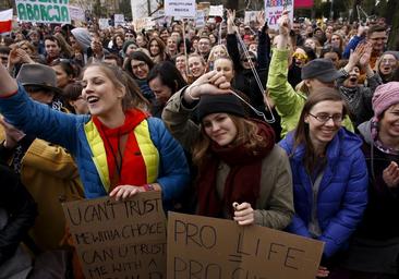 El Tribunal Europeo de Derechos Humanos condena a Polonia a pagar 16.000 euros por obligar a una mujer abortar en otro país