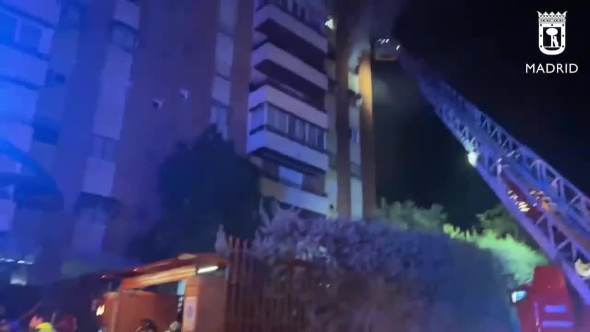 Trece Intoxicados En Un Incendio En Un Edificio De Fuencarral En Madrid 9833