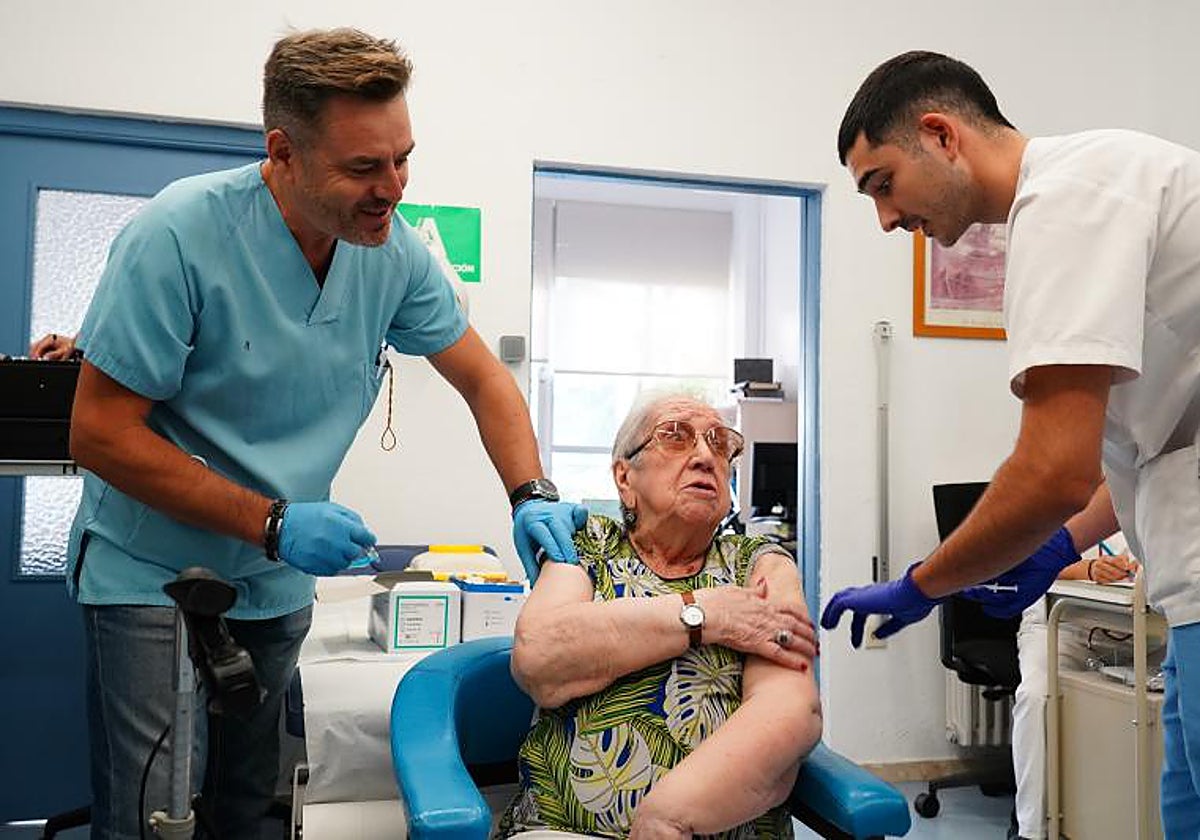 Vacunación de gripe y Covid en un centro de salud de Valladolid